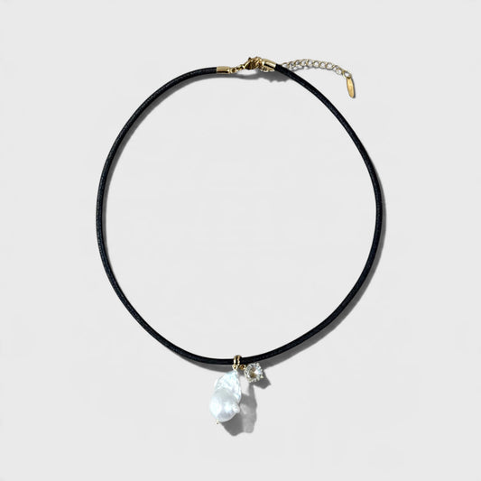 Tobi Necklace | Black Leather