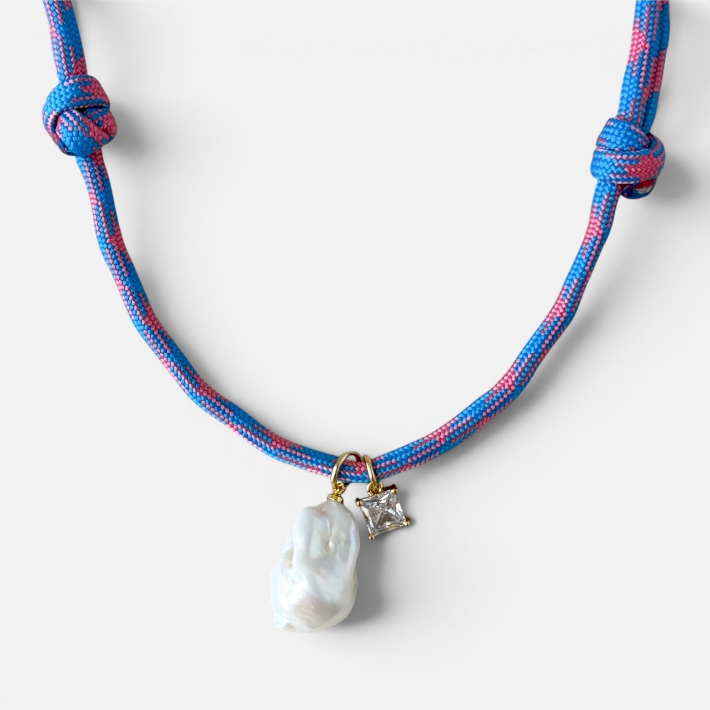 POPPY PEARL NECKLACE | BLUE